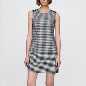 Classic Sleeveless Houndstooth Shift Dress - Black & White